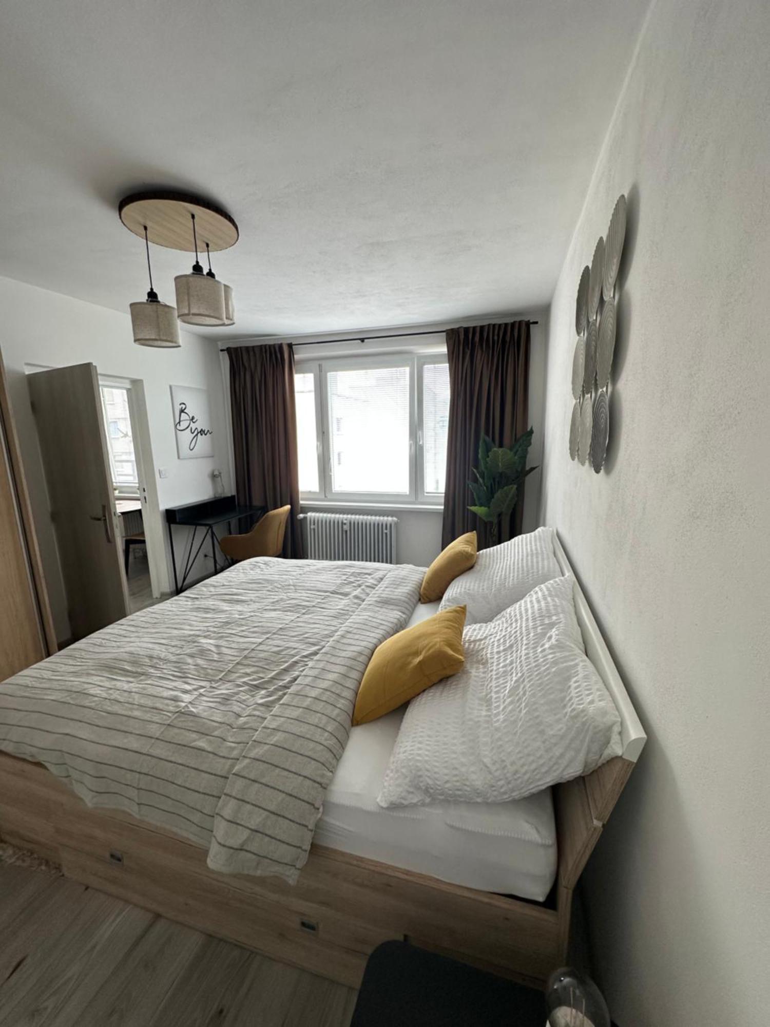 Stylove Ubytovanie V Centre S Parkovanim Zadarmo Zv1 Zvolen Exterior foto